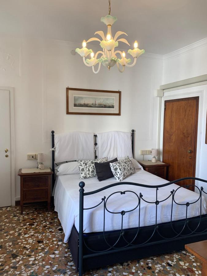 Al Teatro With Canal View Bed & Breakfast *