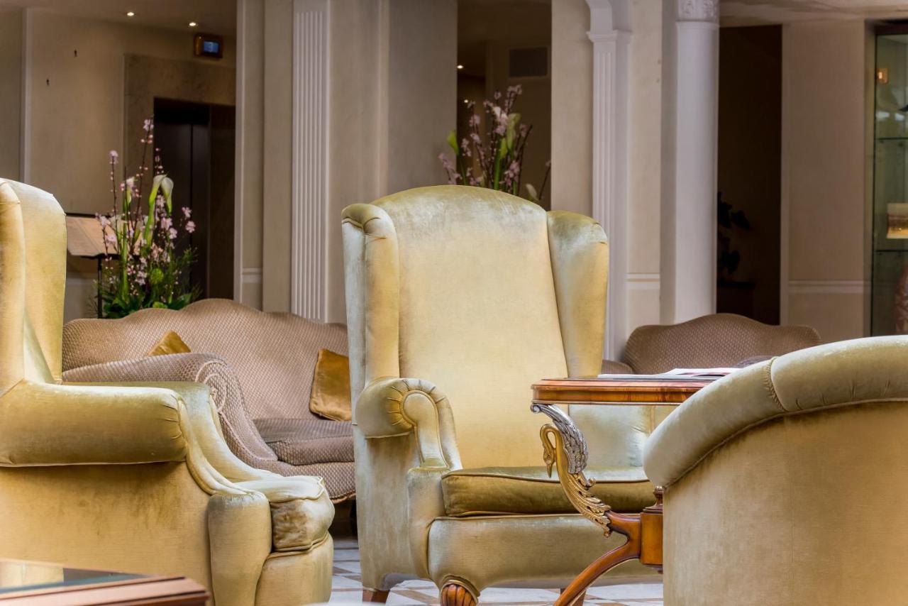 Carlton On The Grand Canal Hotel