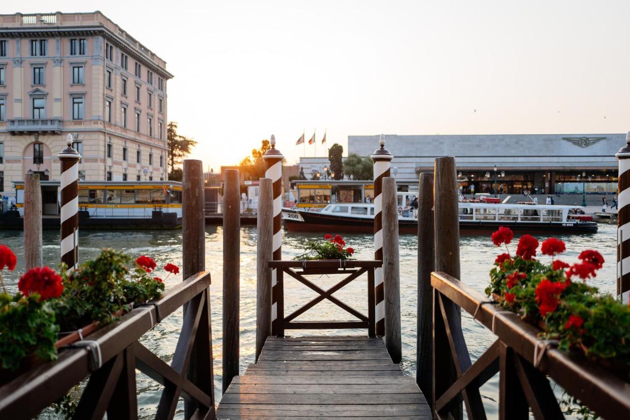 Carlton On The Grand Canal Hotel