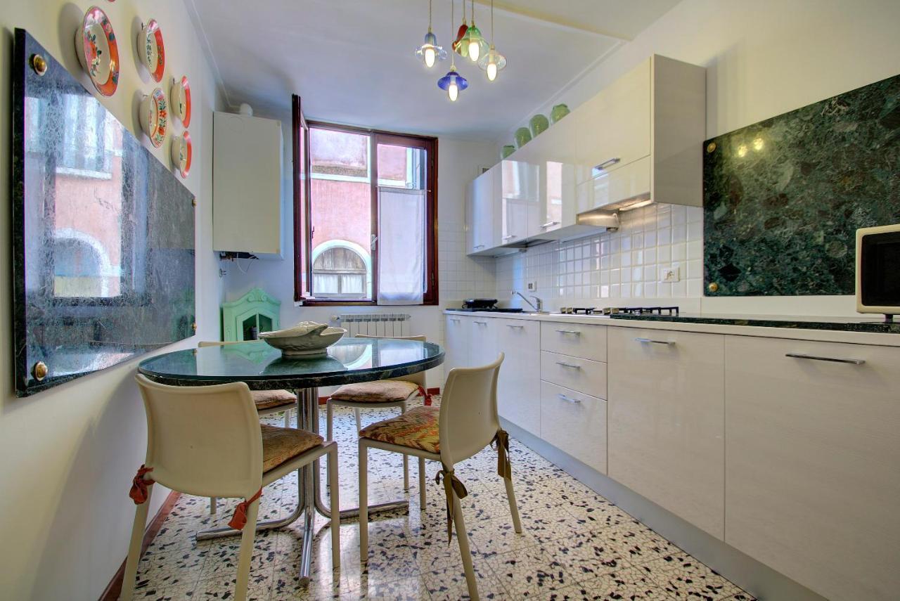Apartment Marco Canal-views