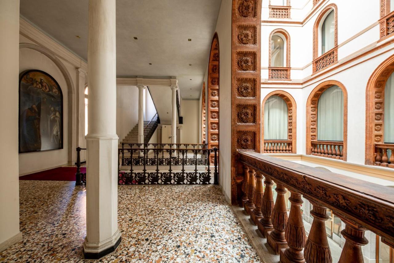 Luxury Loft Next To Saint Mark Apartment
