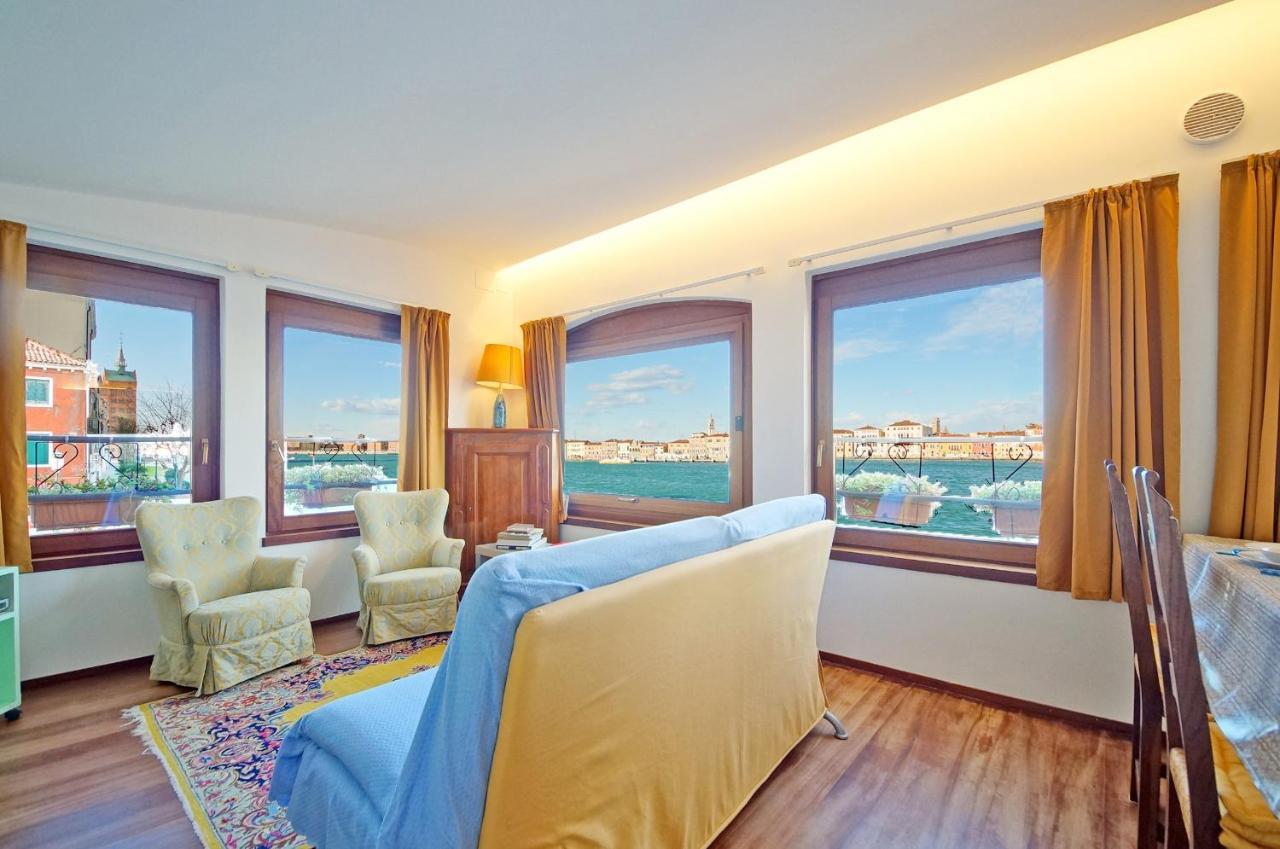 Dolcevita N 453 Canal View