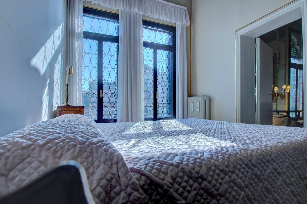 Raboso Grand 9-Windows Apartment *