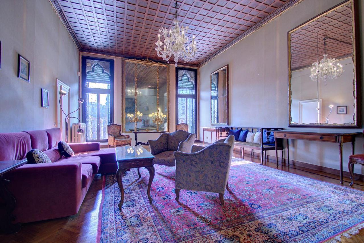 Raboso Grand 9-Windows Venice