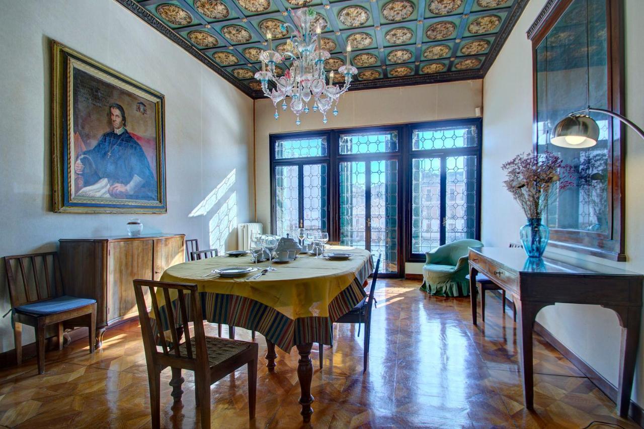 Raboso Grand 9-Windows Apartment Venice
