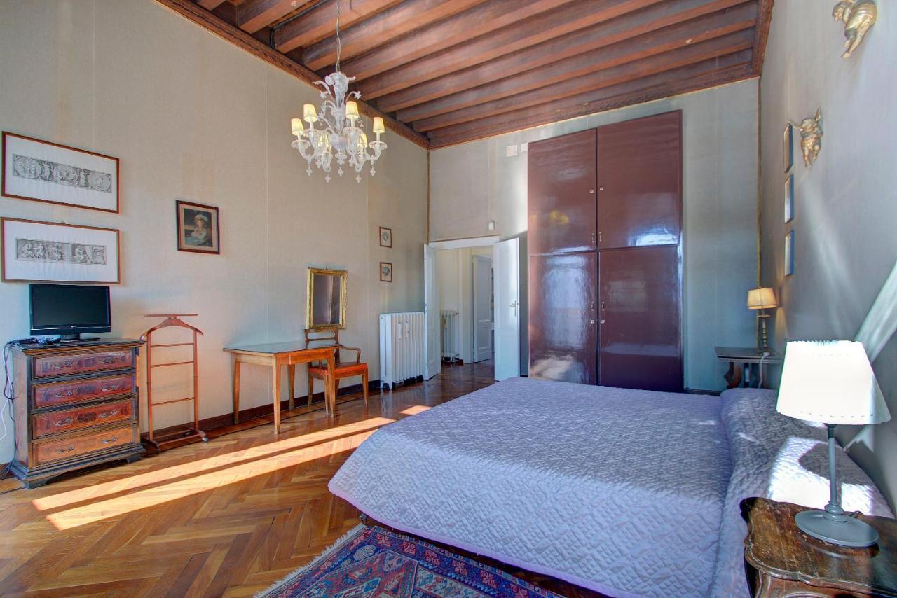 Raboso Grand 9-Windows Apartment