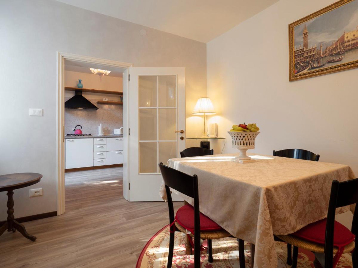 Canal Tron Apartment