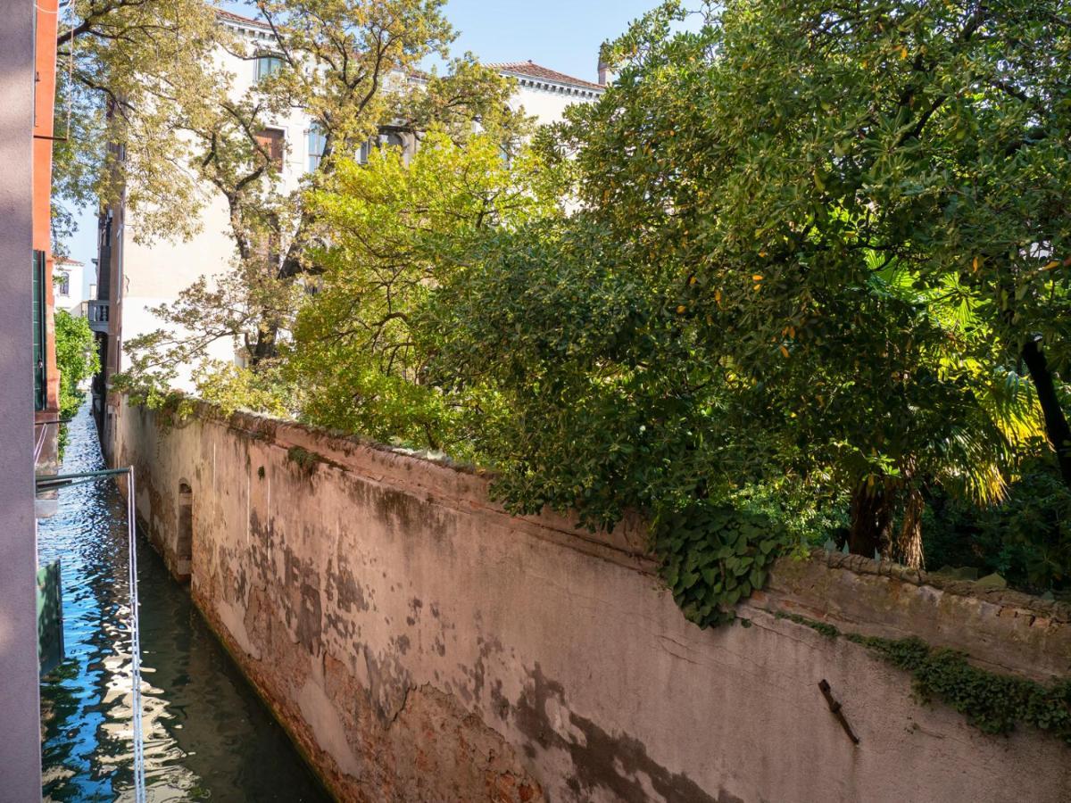 Apartment Canal Tron