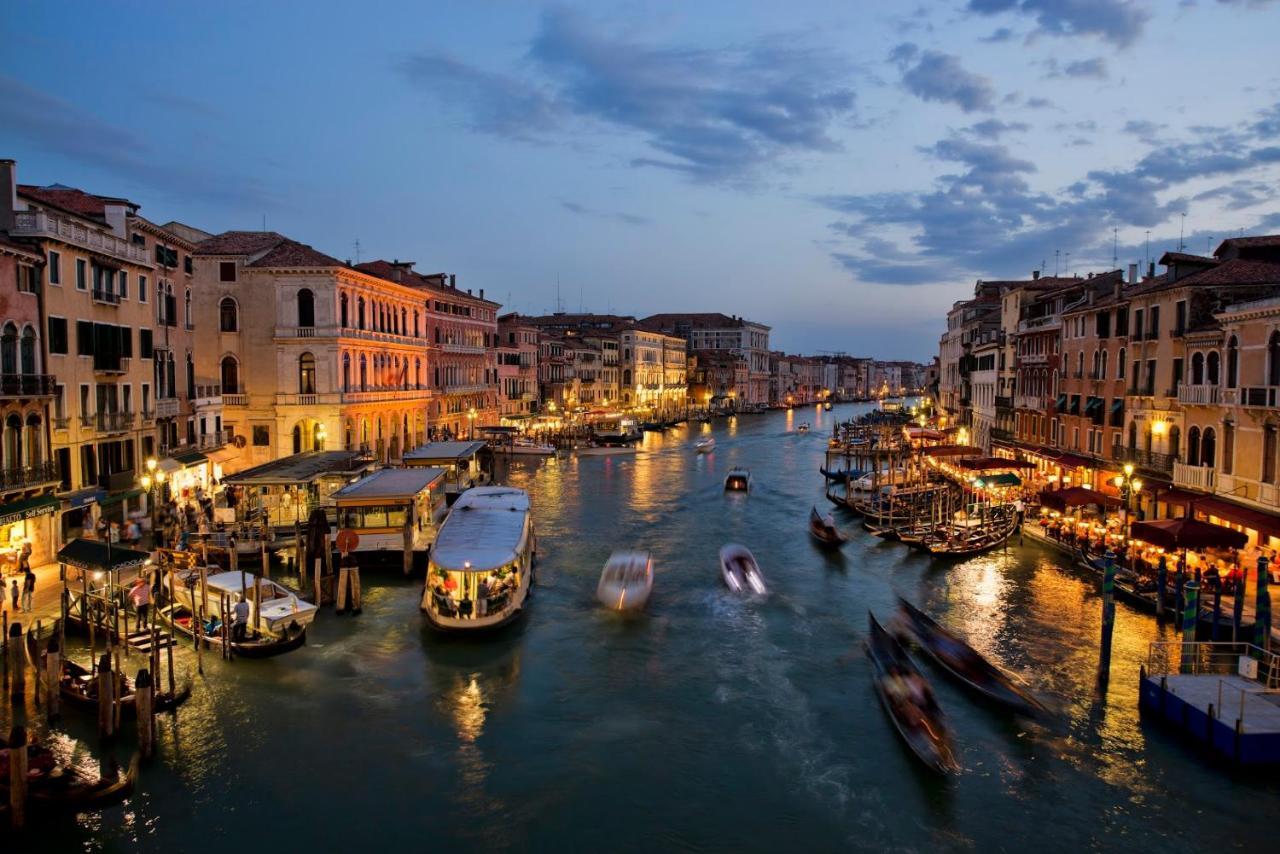 Apartment Canal Tron