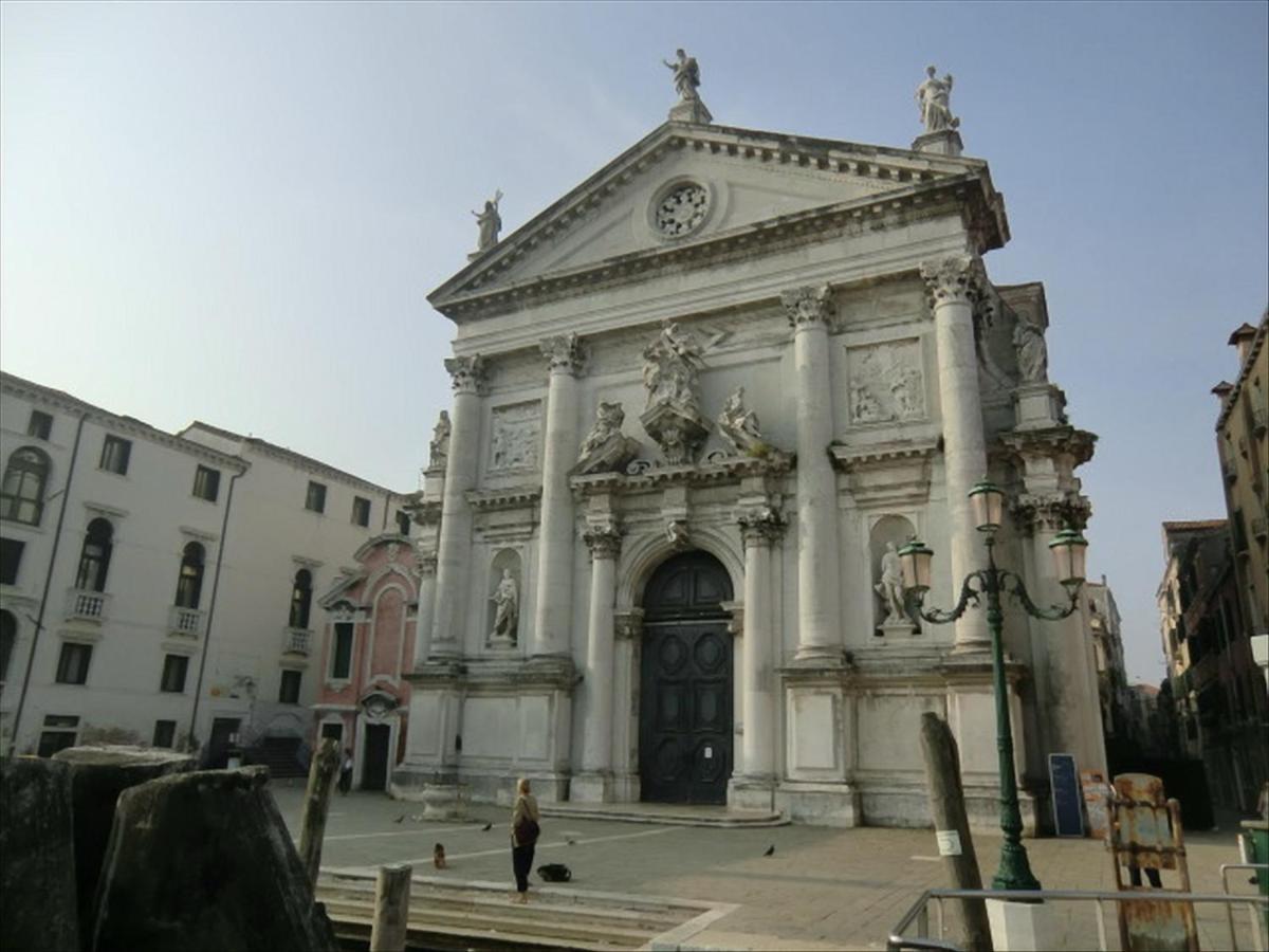 Canal Tron Apartment Venice