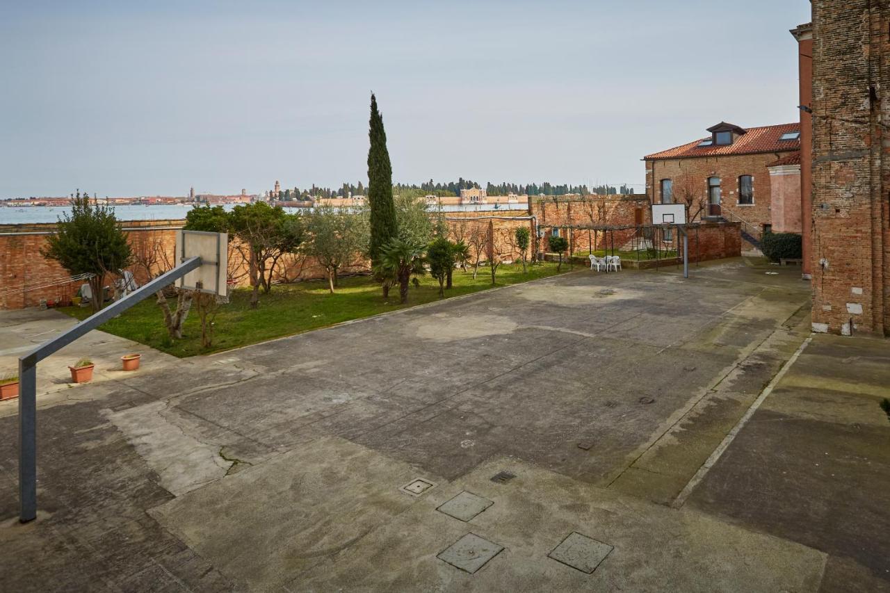 Amdg