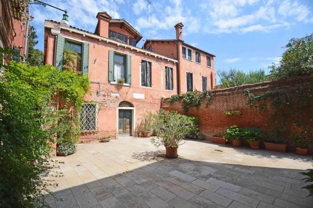 Zattere Close To Guggenheim * Venice