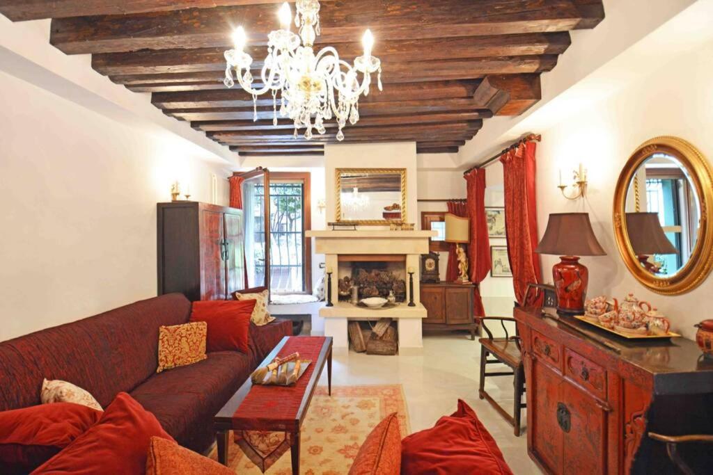 Zattere Close To Guggenheim * Venice