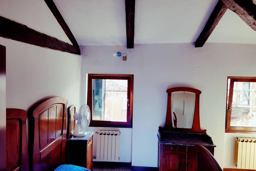 Large 3 Flat Rialto Apartment *