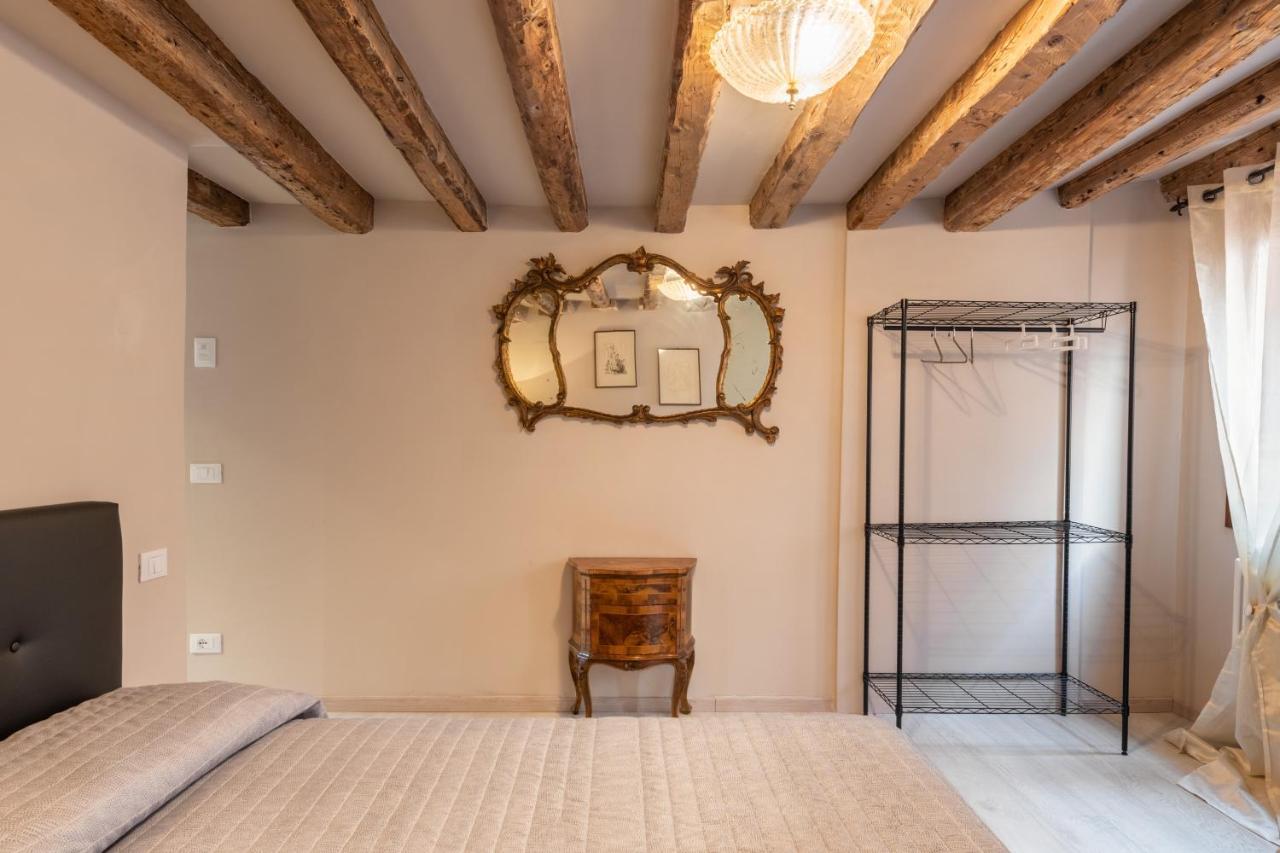 Apartment Andrea Flat 3rd Floor Venice