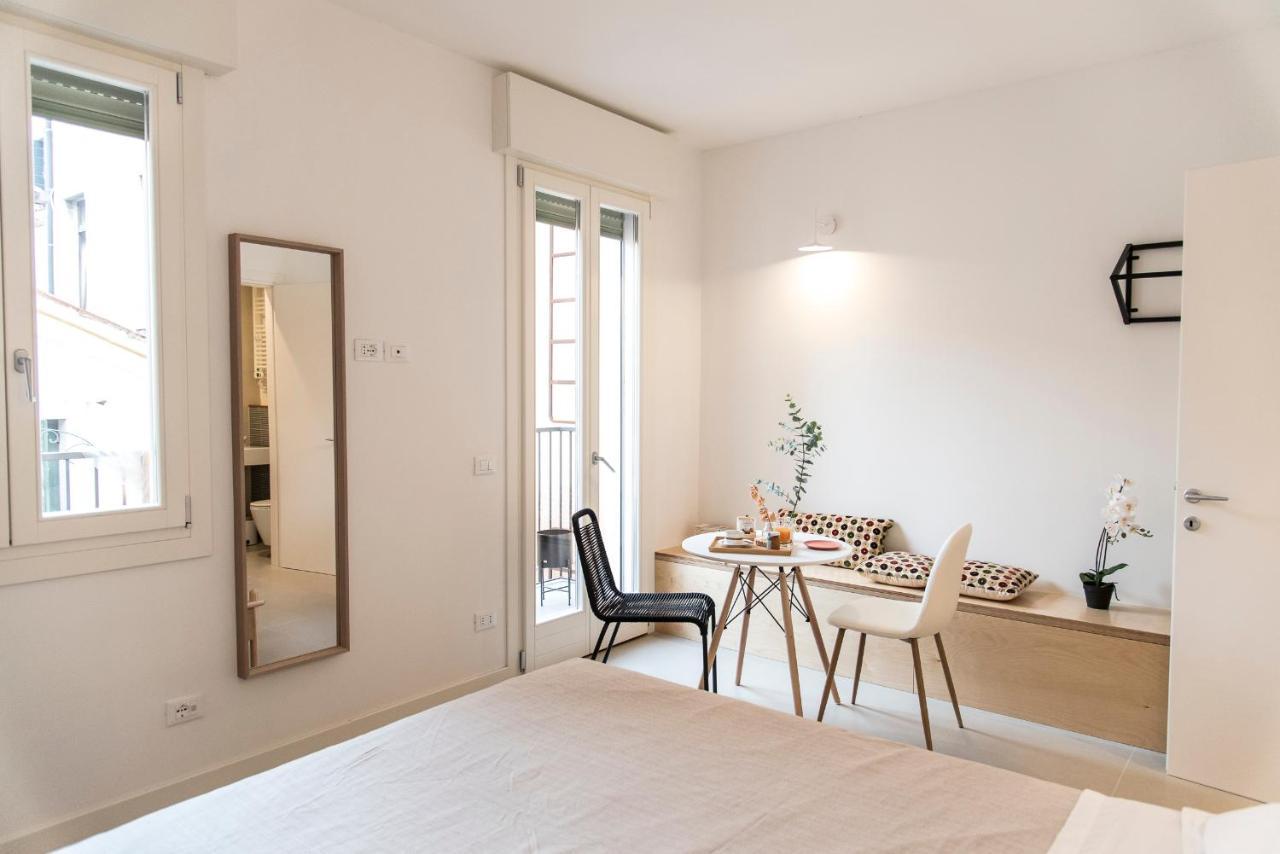 Hinc Domus - Historical Center Guest house *