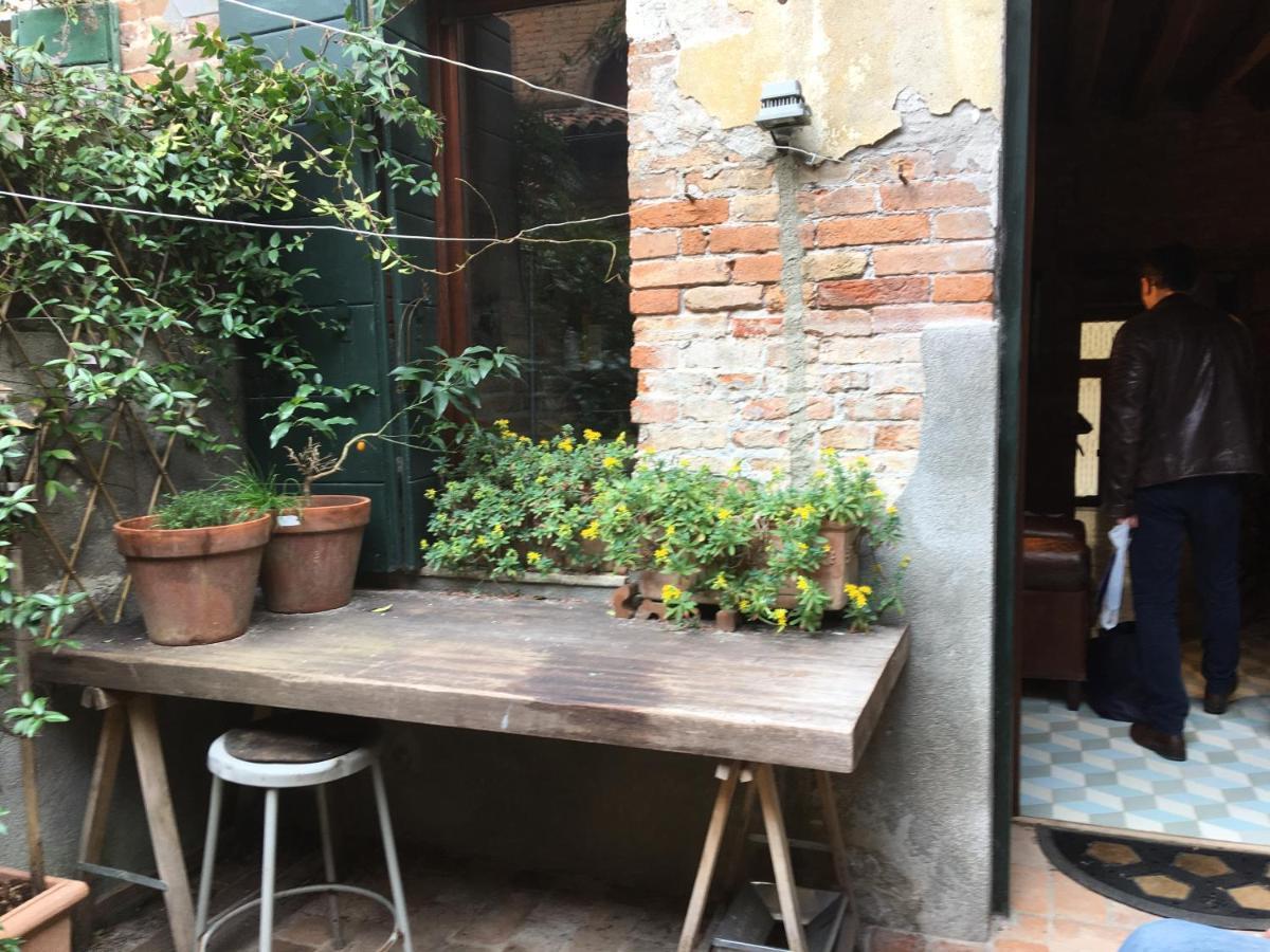Il Buco Della Suora
