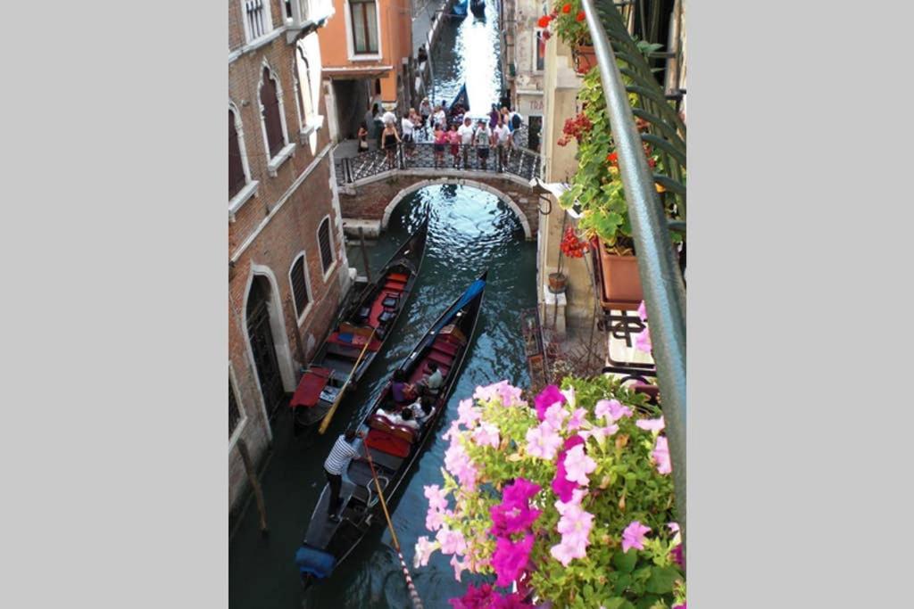 Flat With Canal View Near San Marco Apartamento