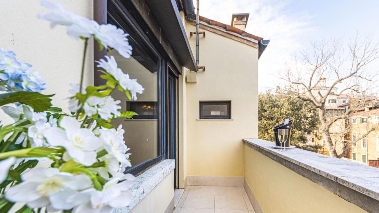 Penthouse Accademia Appartamento