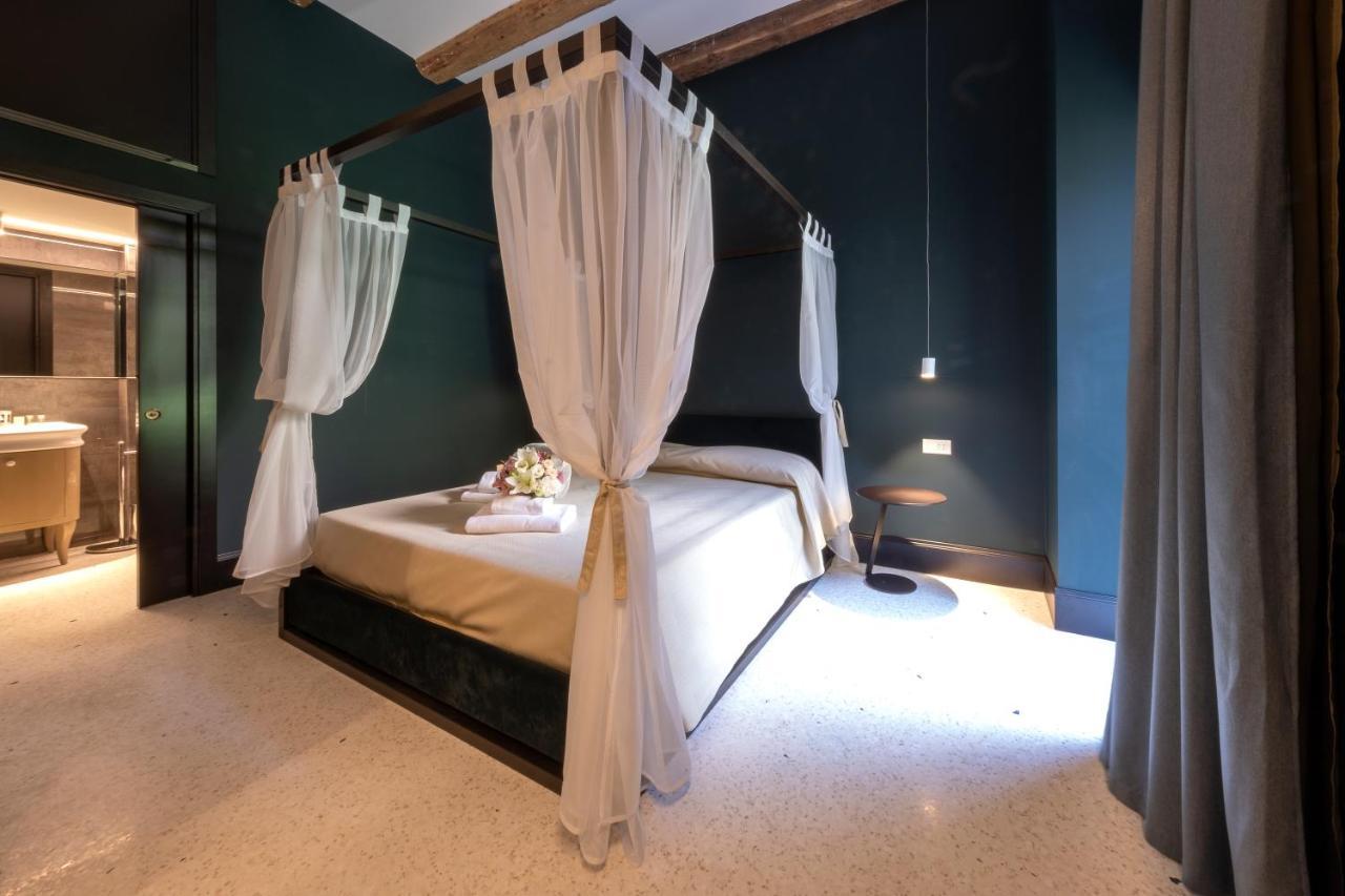 Poli Aparthotel