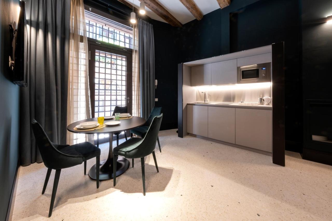Poli Aparthotel 2*