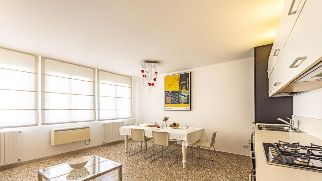 Ca' Emma San Marco - Canal View Apartment