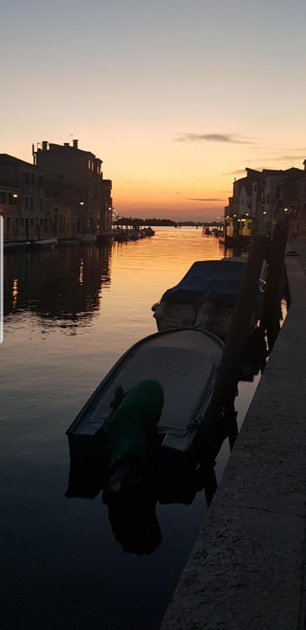 Large 3 Flat Rialto *