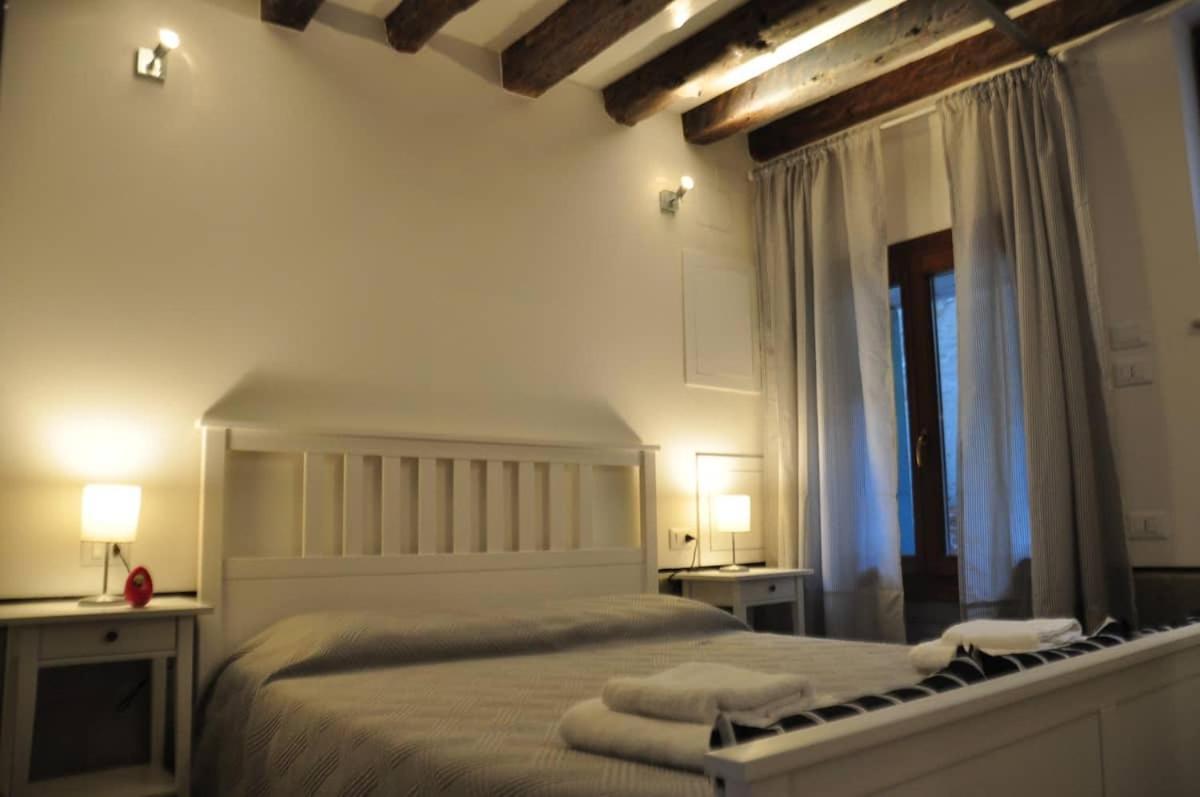 Canal View Apartment Venice
