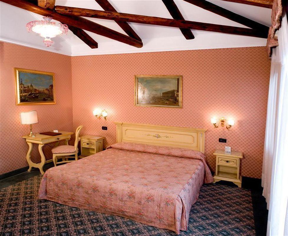 American-dinesen Hotel 4*