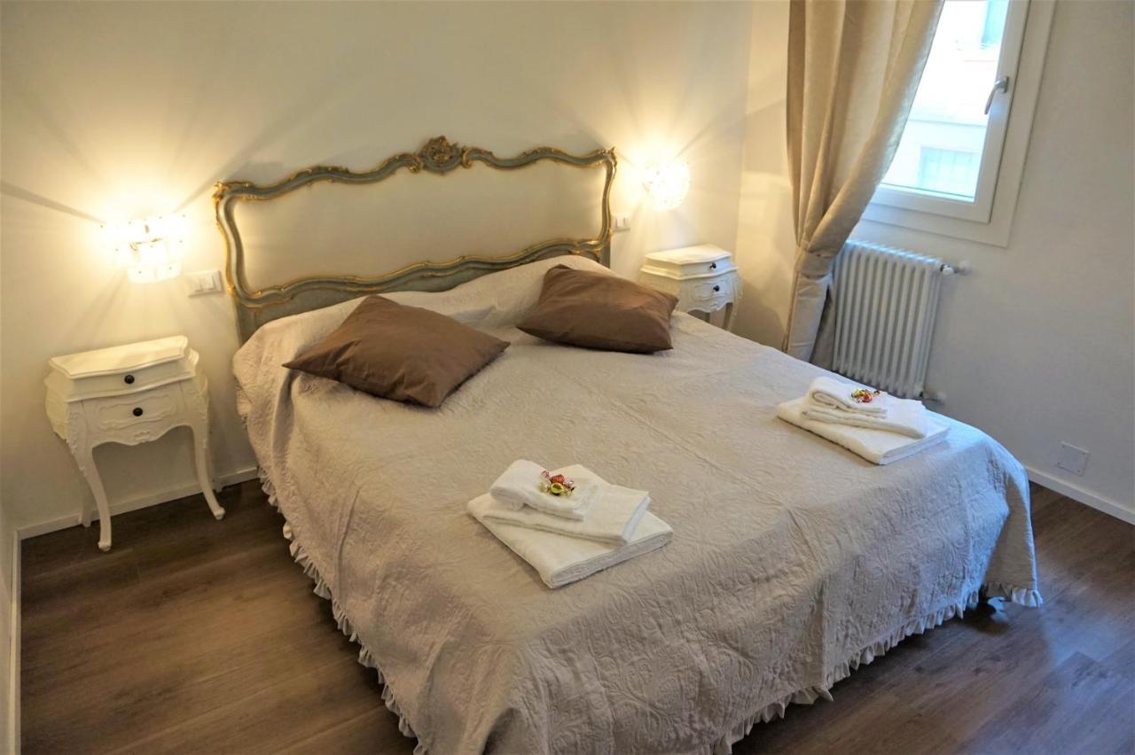 Sara S Luxury Five Minutes From Piazza San Marco Apartment *