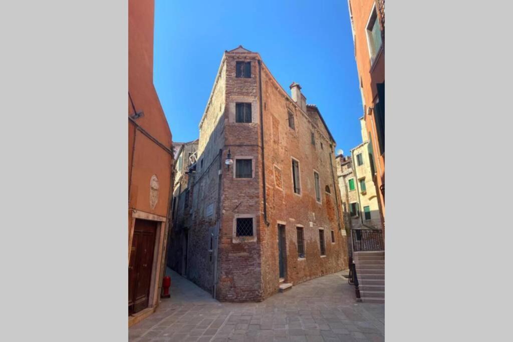 The Glamour Of San Marco Apartment *