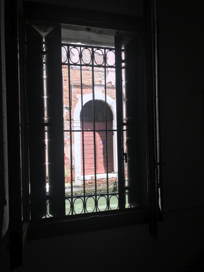 In A Lovely Garden Biennale Flat Apartment Venice