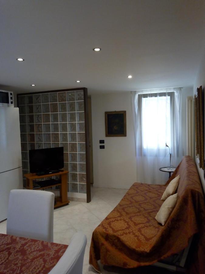 With A Secret And Romantic Park Homestay Venice