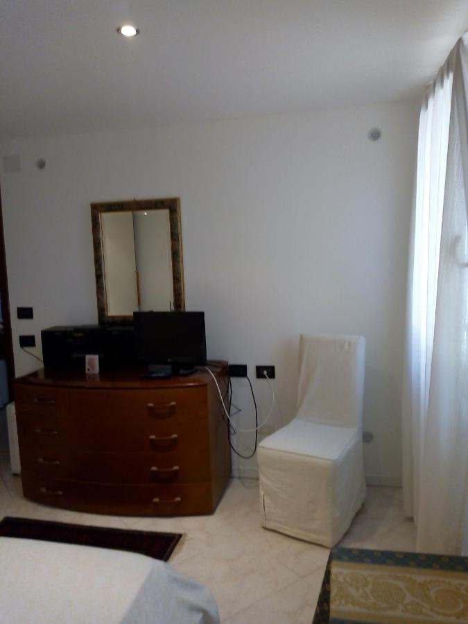 With A Secret And Romantic Park Homestay