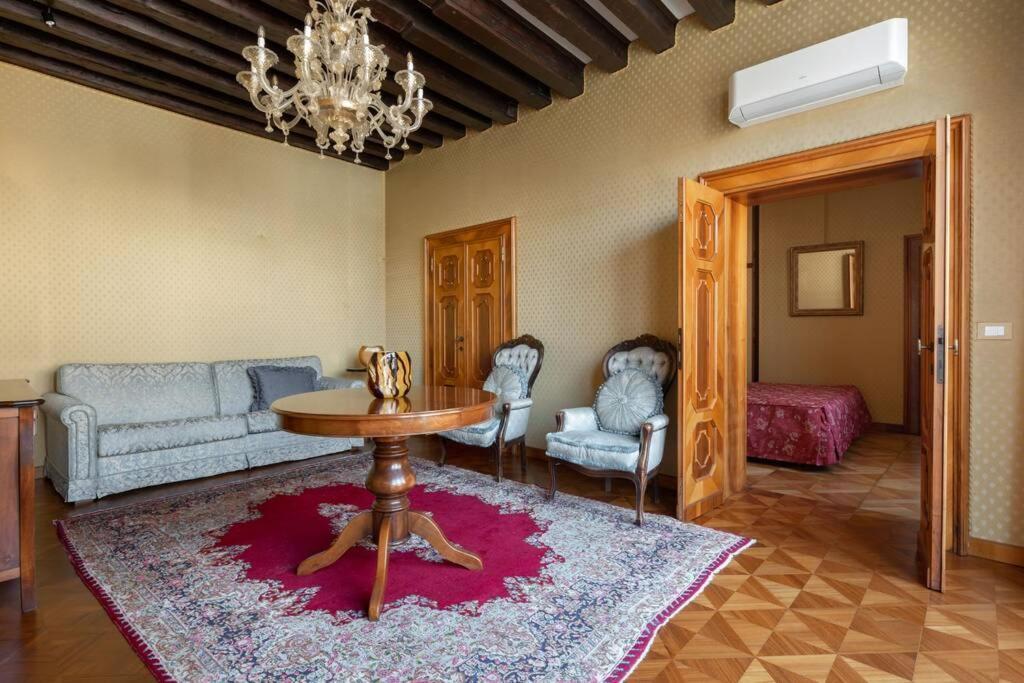 Giglio 2476 Apartment *