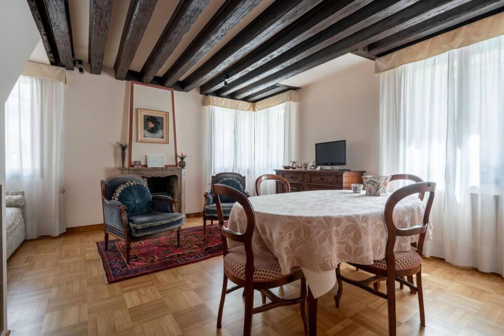 Giglio 2476 Apartment *