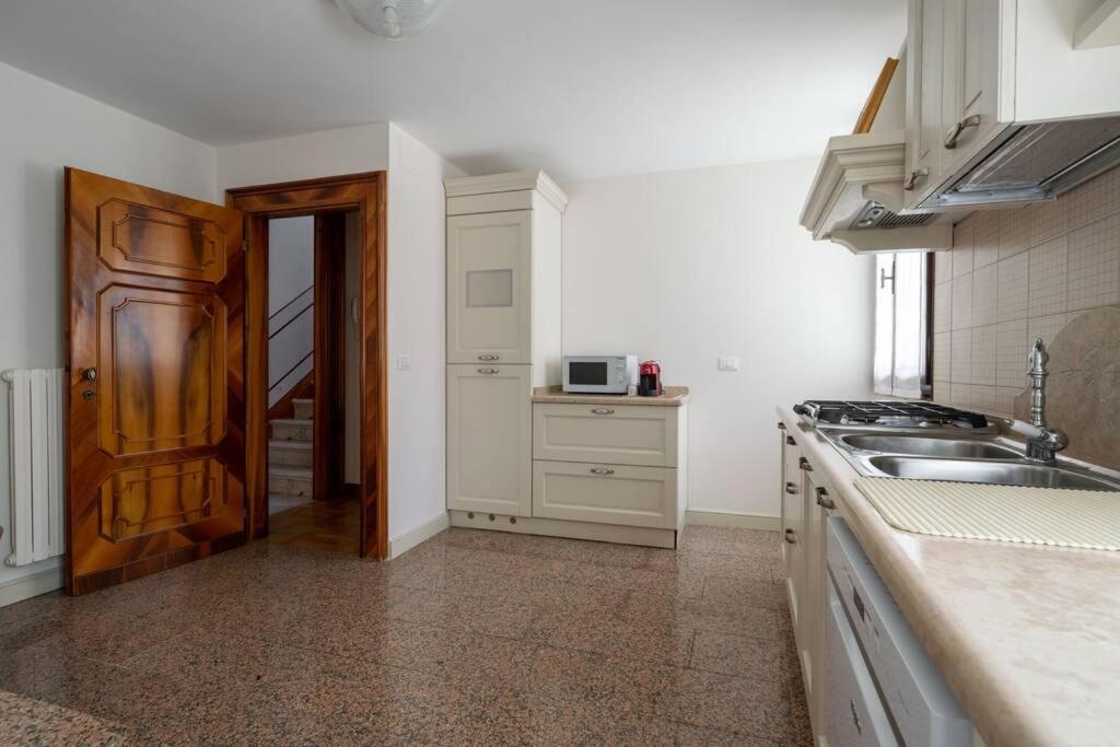 Giglio 2476 Apartment *