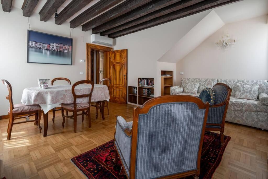 Giglio 2476 Apartment *