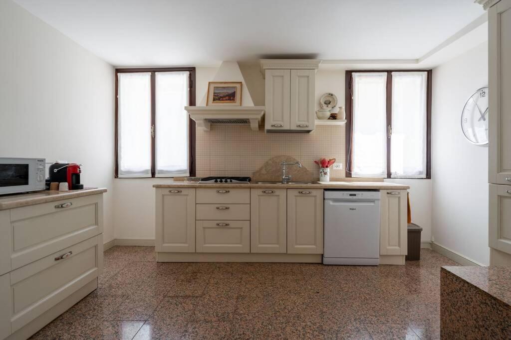 Giglio 2476 Apartment
