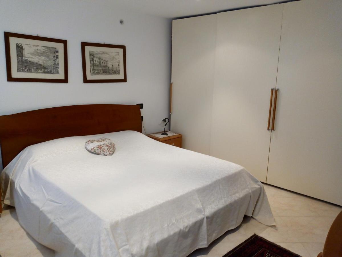 With A Secret And Romantic Park Homestay Venice