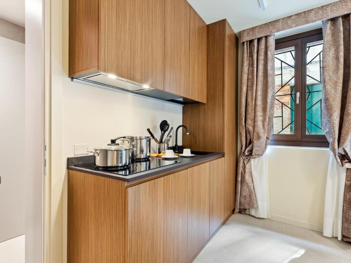 Brand New Boutique Apartment In The Heart Of Venice Apartment *