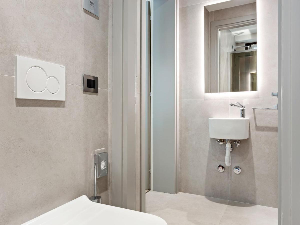 Brand New Boutique Apartment In The Heart Of Venice *