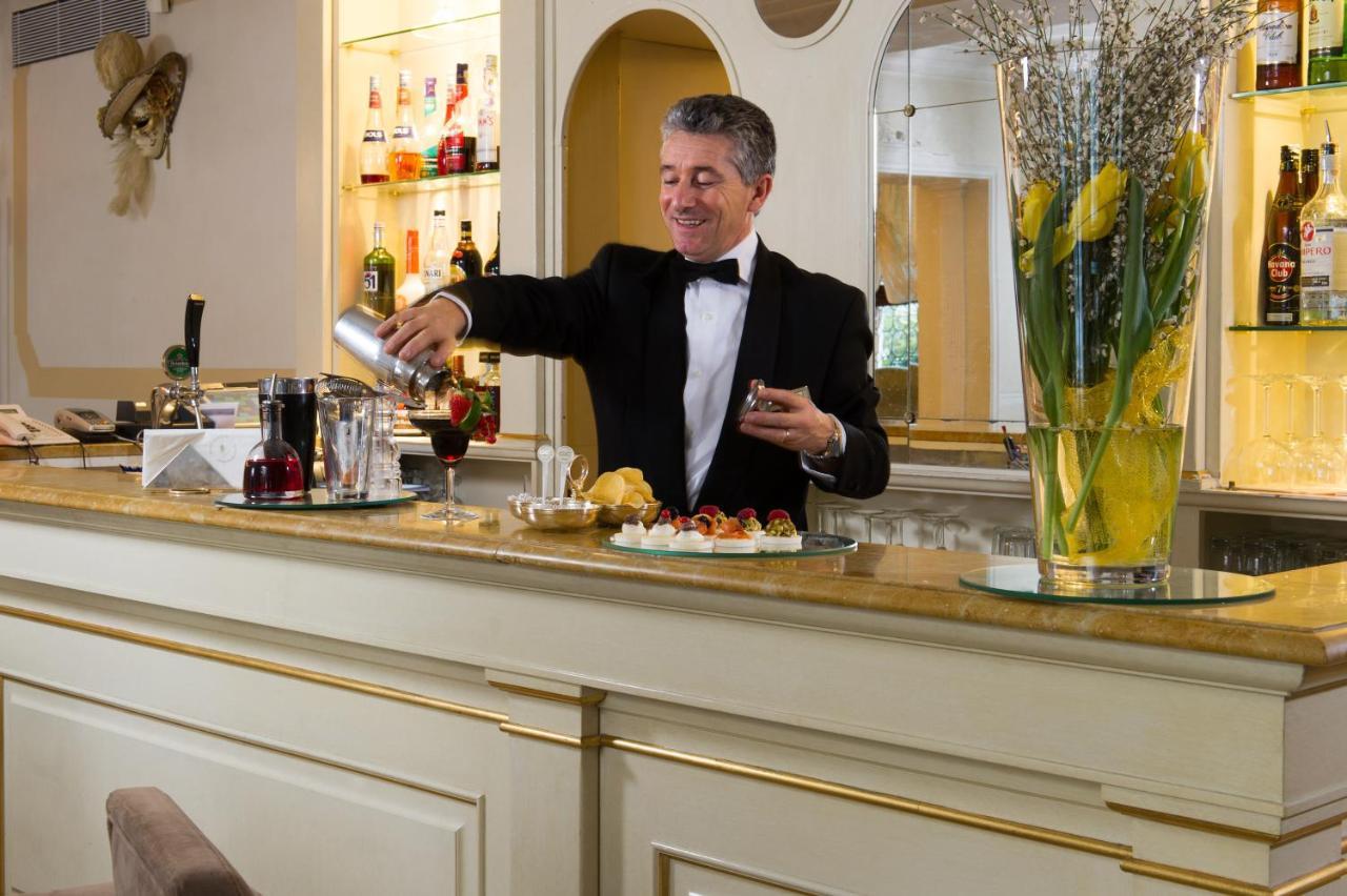 Carlton On The Grand Canal Hotel
