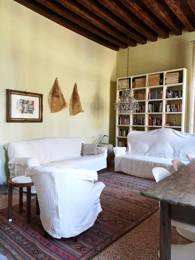 Gorgeous Venetian With Canal View *