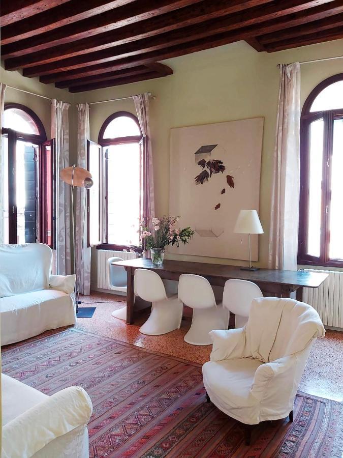 Apartment Gorgeous Venetian With Canal View