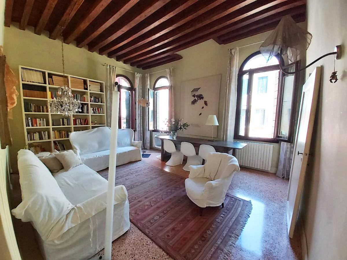 Apartment Gorgeous Venetian With Canal View *