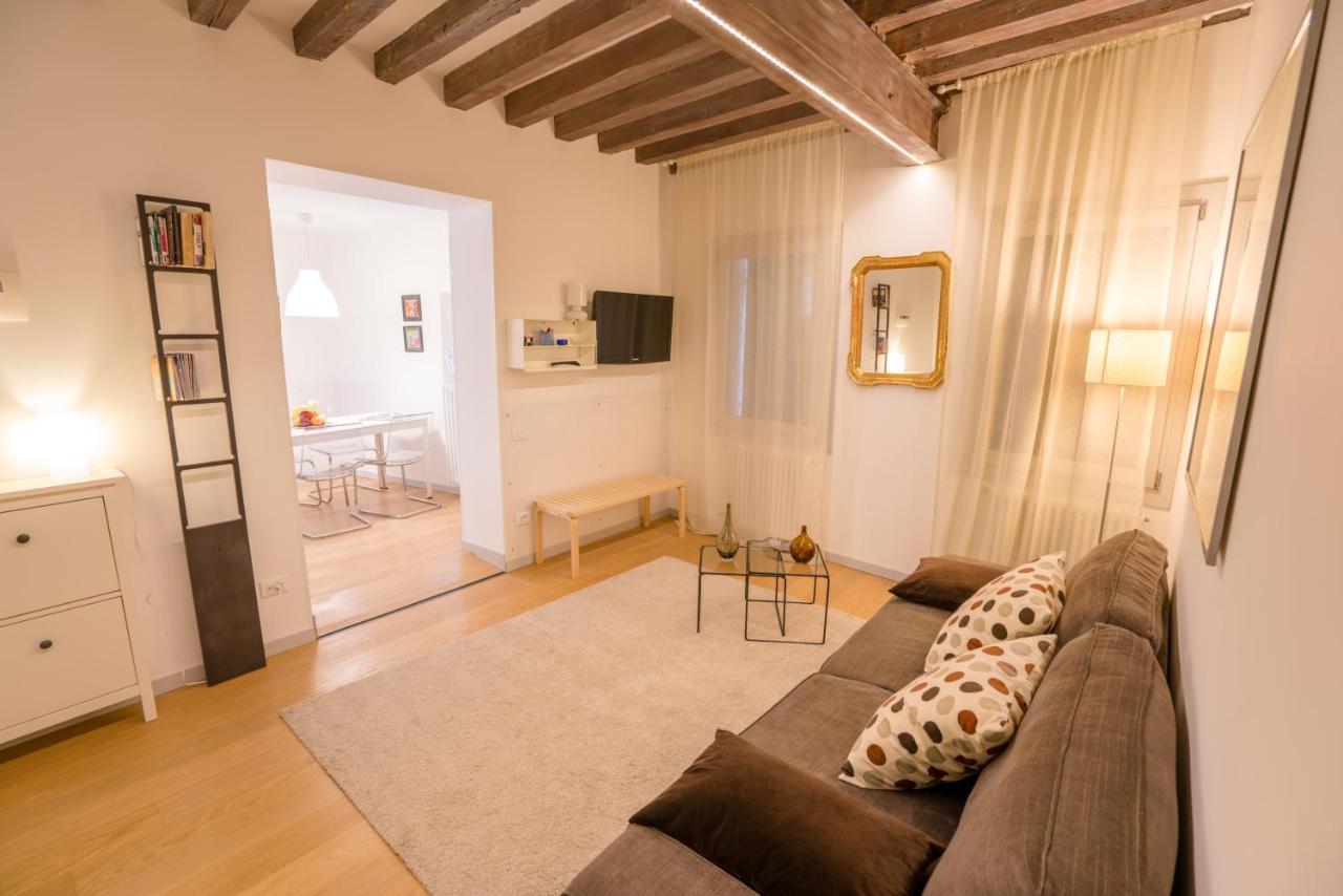 Apartment Specchieri *