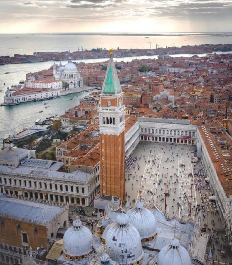 Ca'serenissima - At 2mn Of St Square Apartamento Veneza