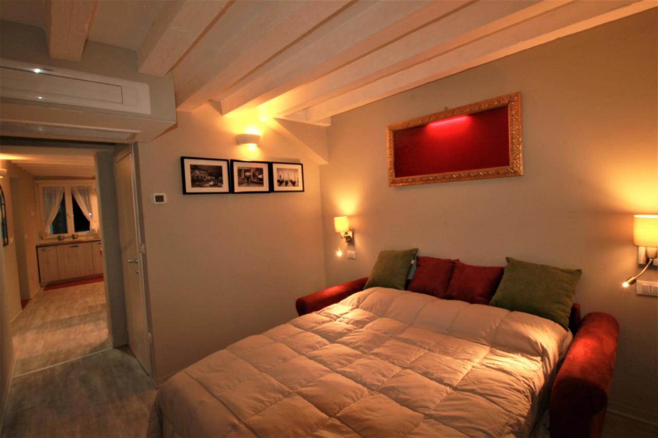 San Marco Fenice 3bdr 2bth Apartment Venice