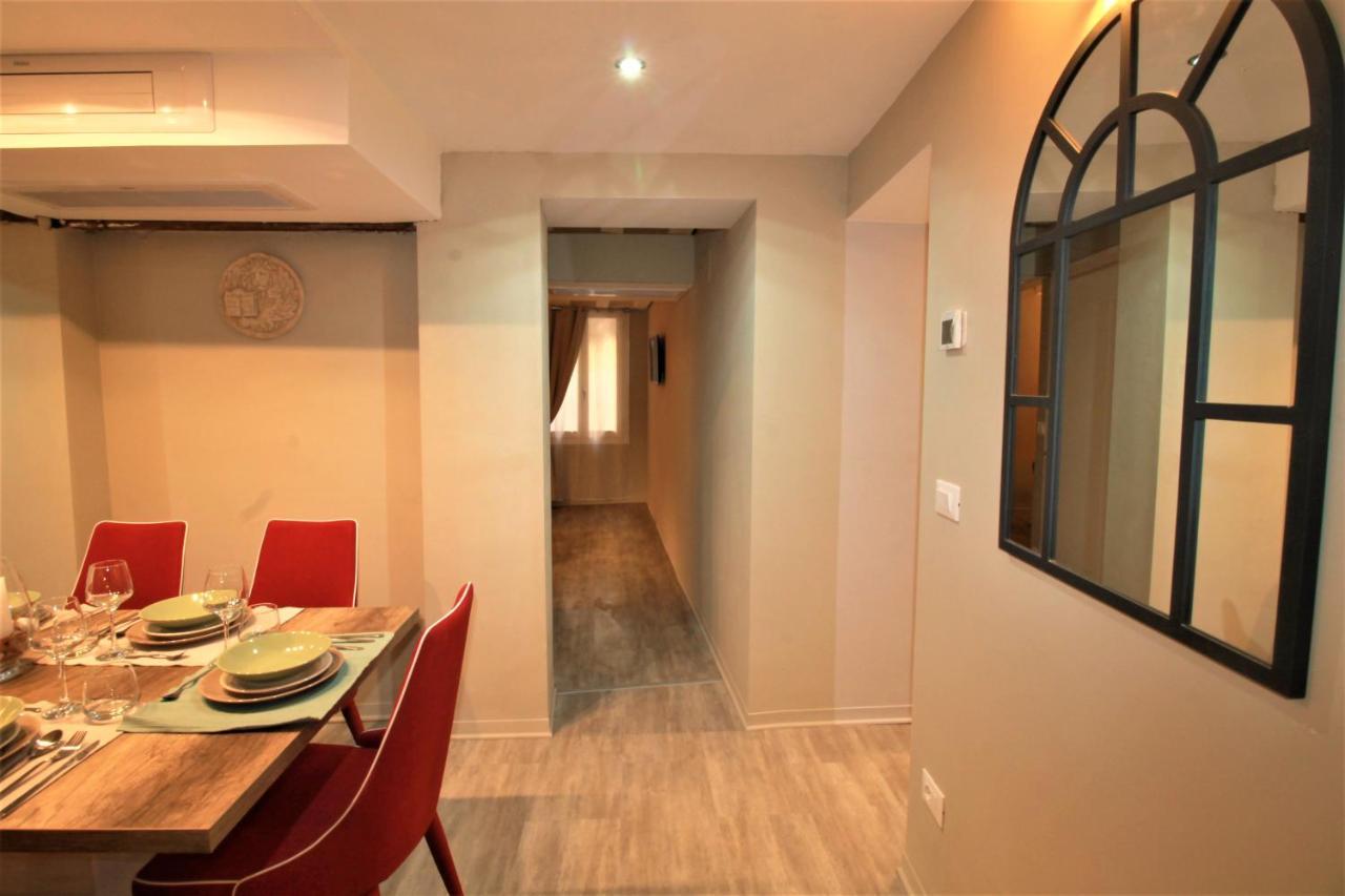 San Marco Fenice 3bdr 2bth Apartment Venice